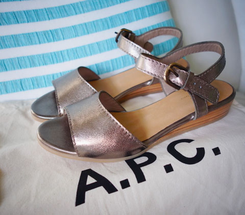 APCsandals01