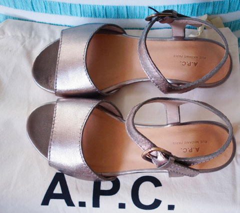 APCsandals02