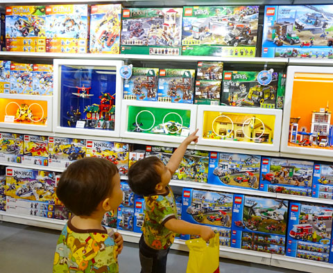 Lego Store Suntec City, Singapore