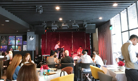Montreux Jazz Cafe - champagne brunch with kids